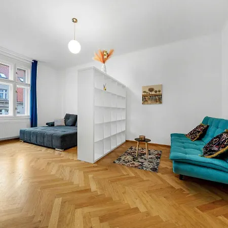 Spacious & Modern By Wenceslas Square Apartament